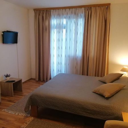 Apartment And Rooms Nevenka Poljanak Zewnętrze zdjęcie