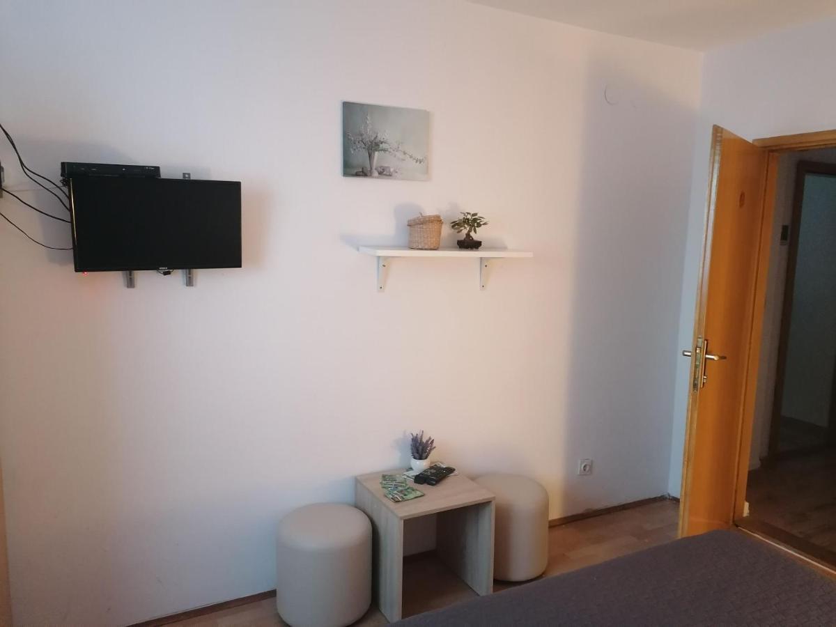 Apartment And Rooms Nevenka Poljanak Zewnętrze zdjęcie